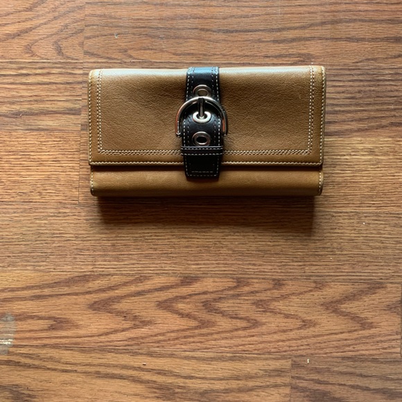 Coach Wallet - Picture 1 of 4